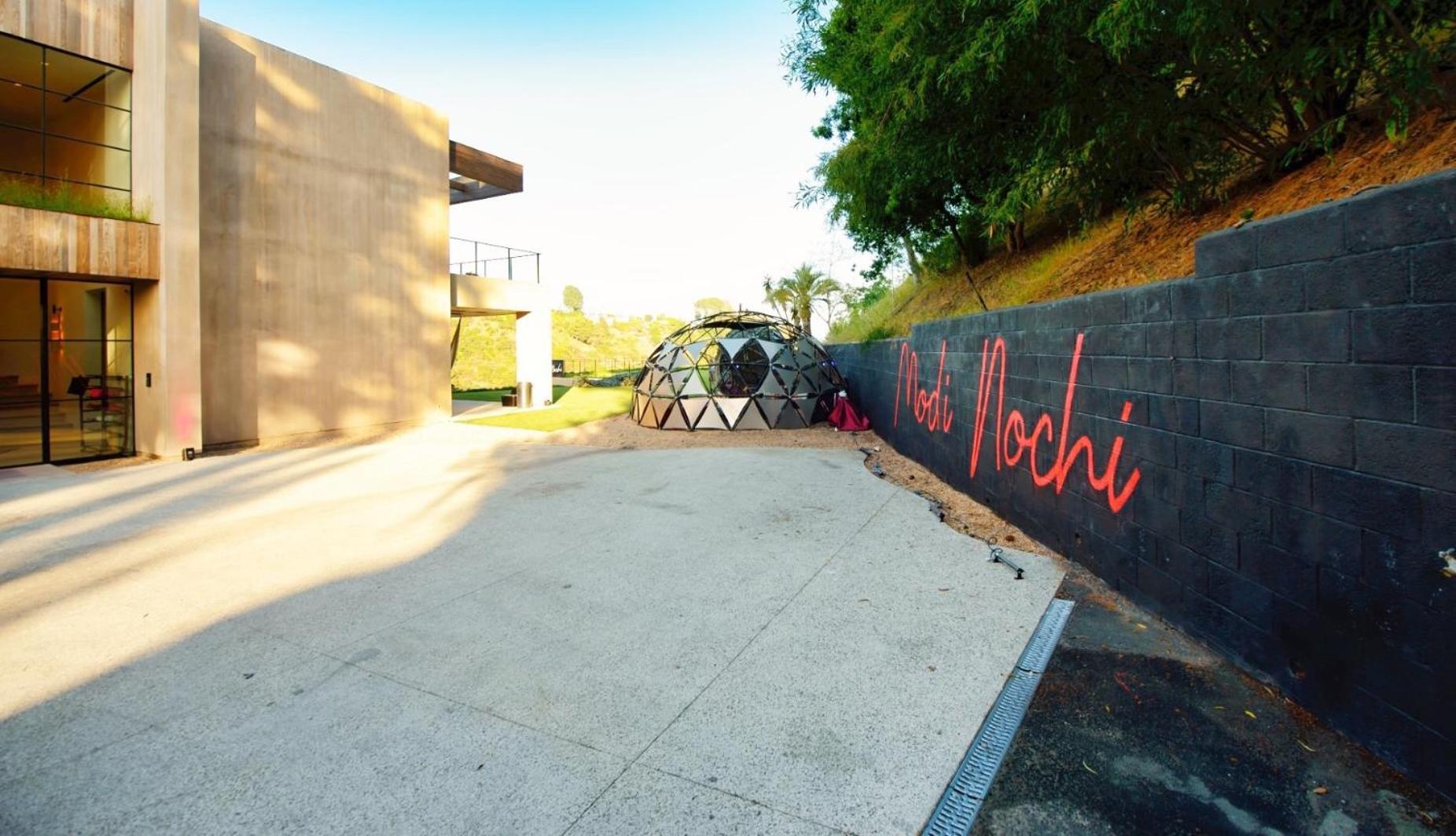 Modi Nochi Los Angeles